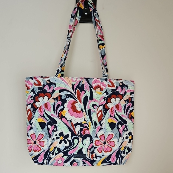 Vera Bradley Handbags - Vera Bradley Multicolor Floral Tote